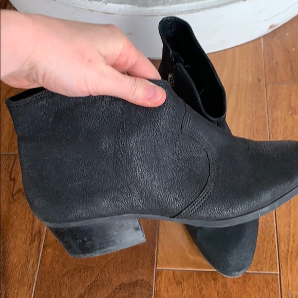 Vince Camuto black booties - Picture 3 of 4